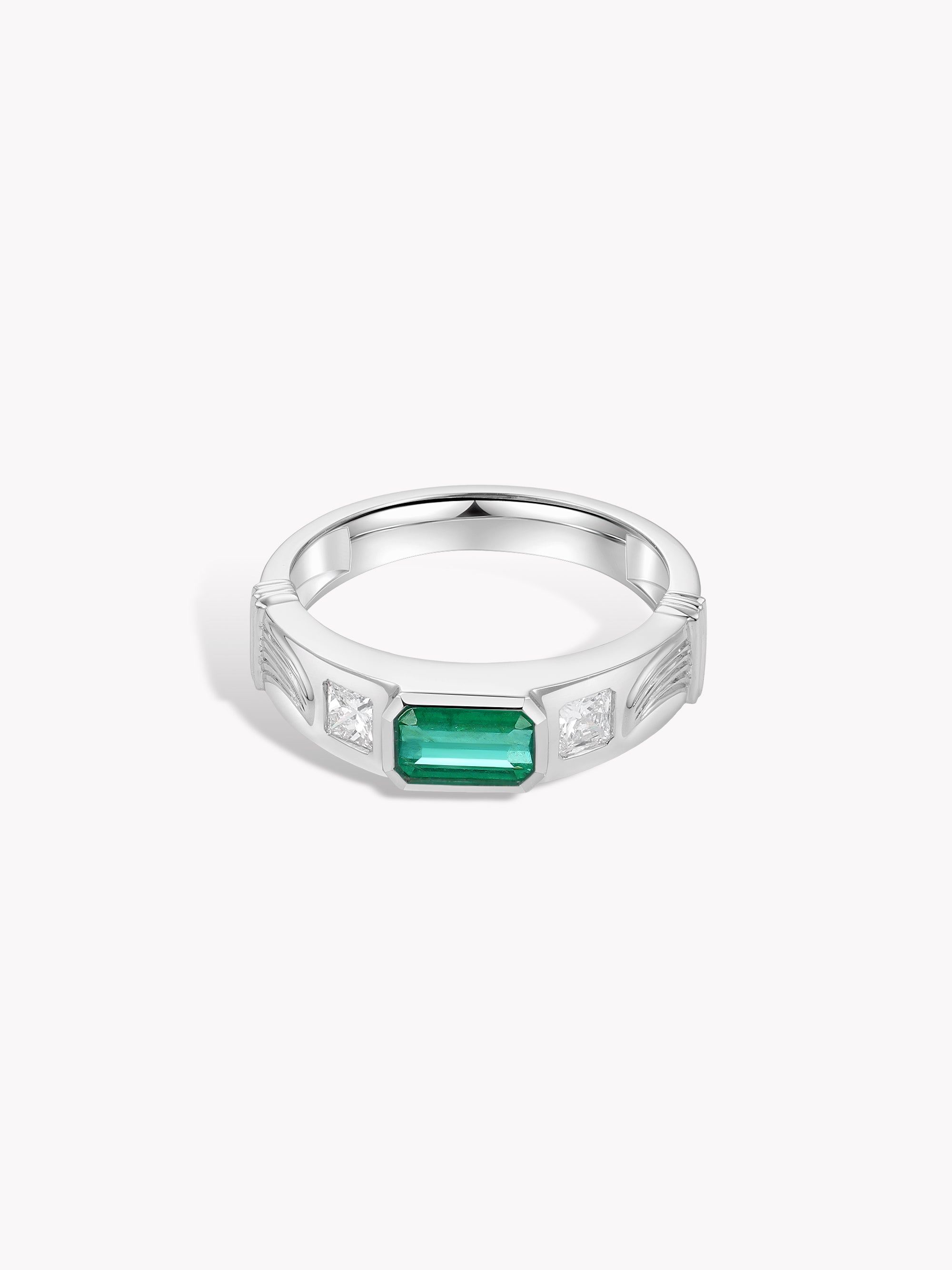 Bespoke Archieve: 0.5ct Emerald Minimal Men’s Ring