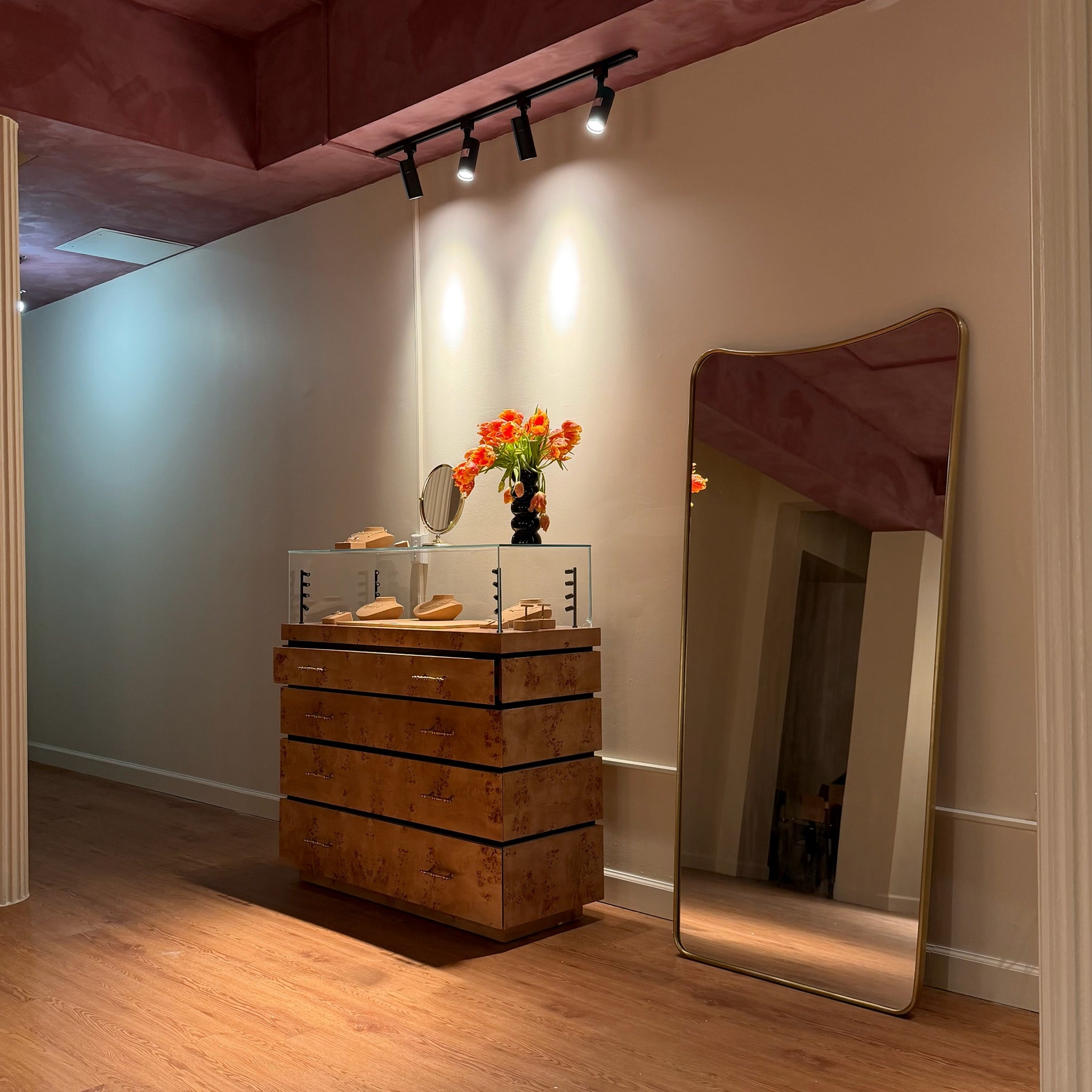 Aris fine studio launch party sale