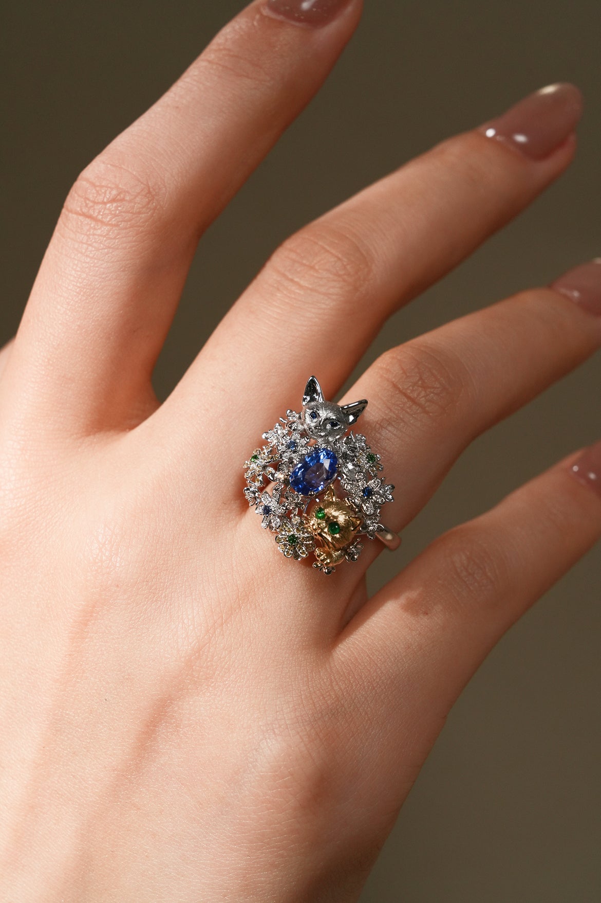 Custom: 1.39ct Glacier Blue Sapphire Twin Cats Daisy Garden Ring