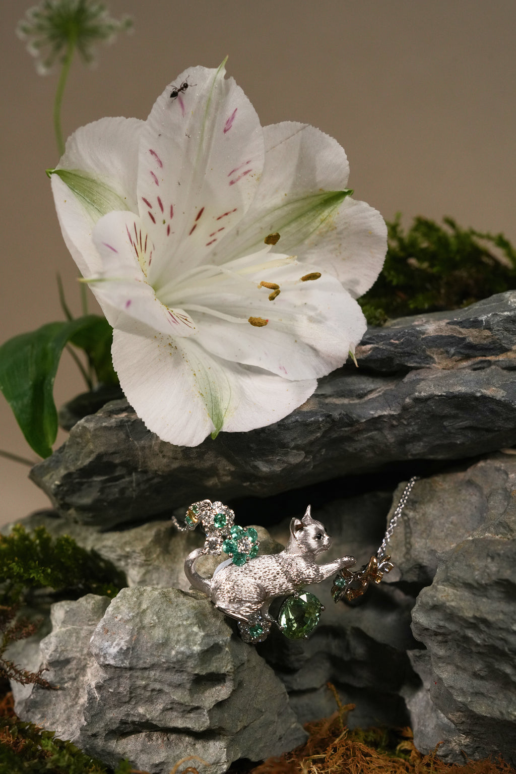 Custom: 2ct Mint Garnet Playful Motion Necklace