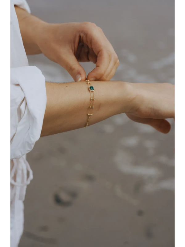 Classic Double-Layered Emerald & Diamond Bracelet in 18k Gold