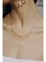 Leaf Textured Grandeur Necklace in 18k Gold