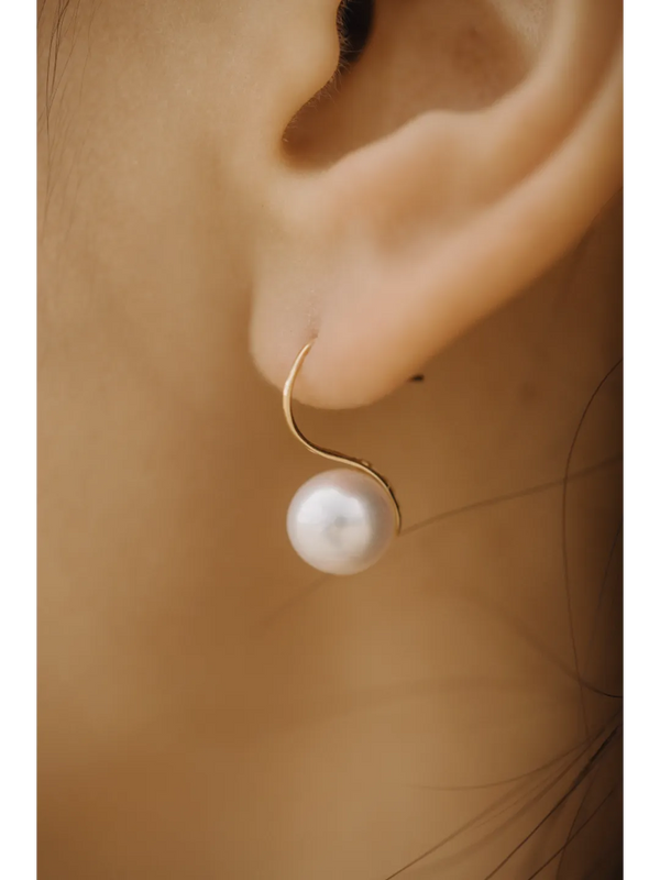 The Mila 18K Solid Gold Edison Pearl Hook Earring