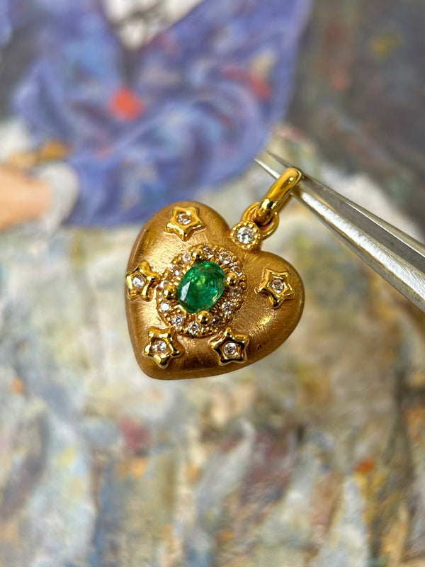 Certified 0.24ct Heart-shaped Emerald Pendant in 18k Gold