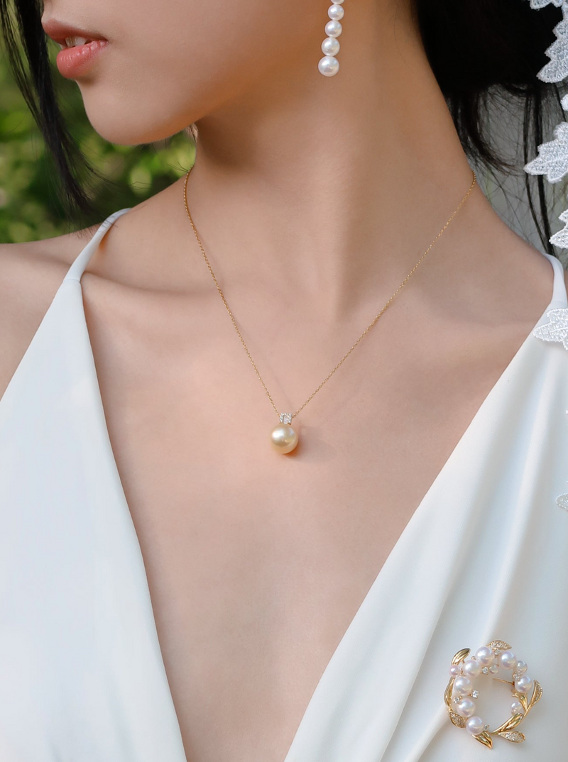 Sunlit 18K Golden Pearl Pendant