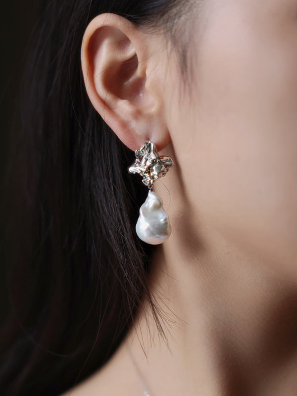 The Mette 925 Silver Baroque Pearl Drop Earring