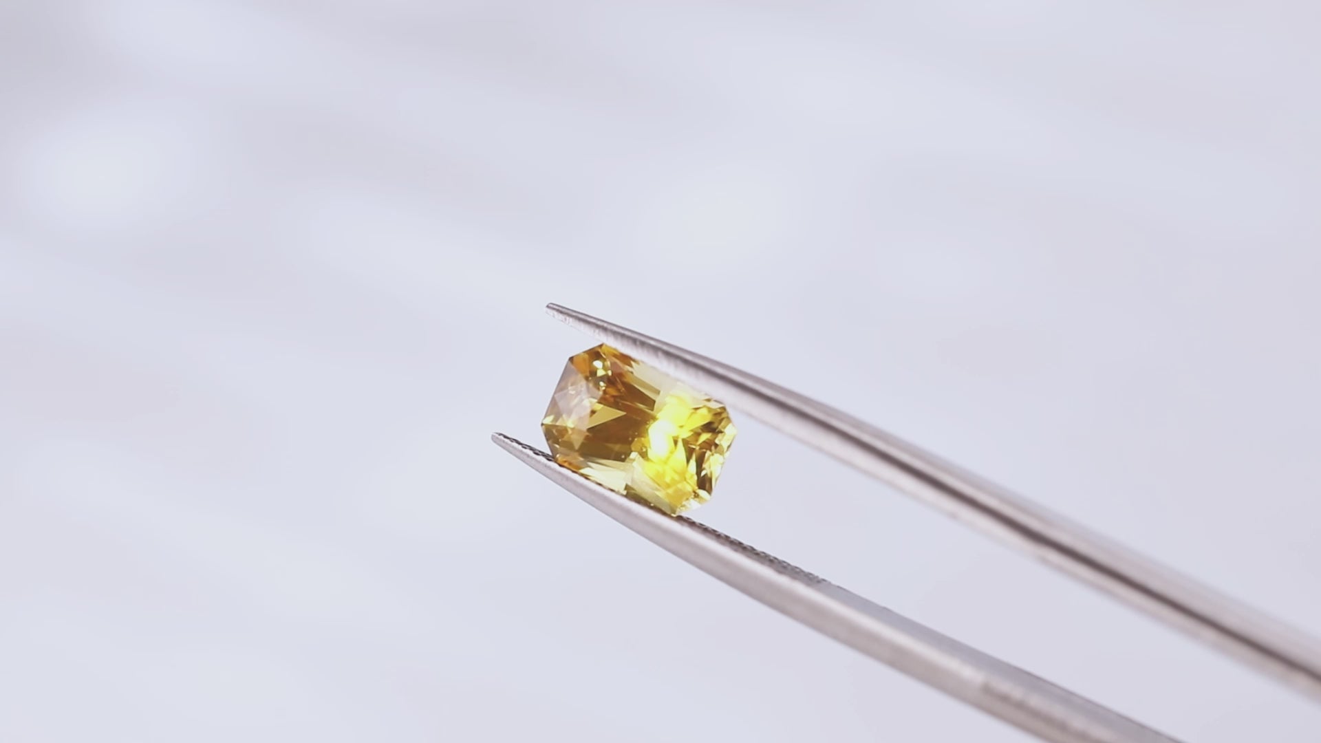 2.63ct Rectangle Yellow Sapphire